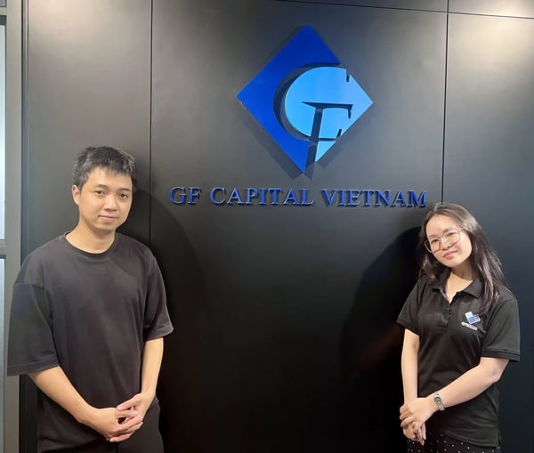 portrait-duo-uniform-logo