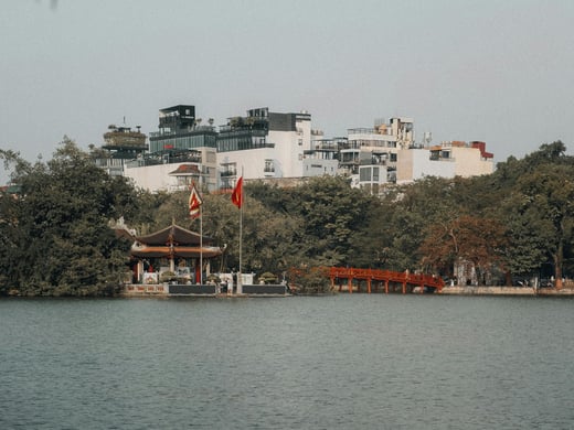 pexels-tonderue-31833267
                 